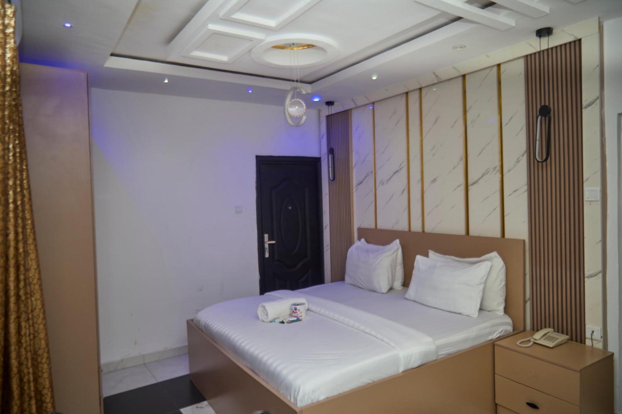 Vhs Vinchee Suites ลากอส ภายนอก รูปภาพ