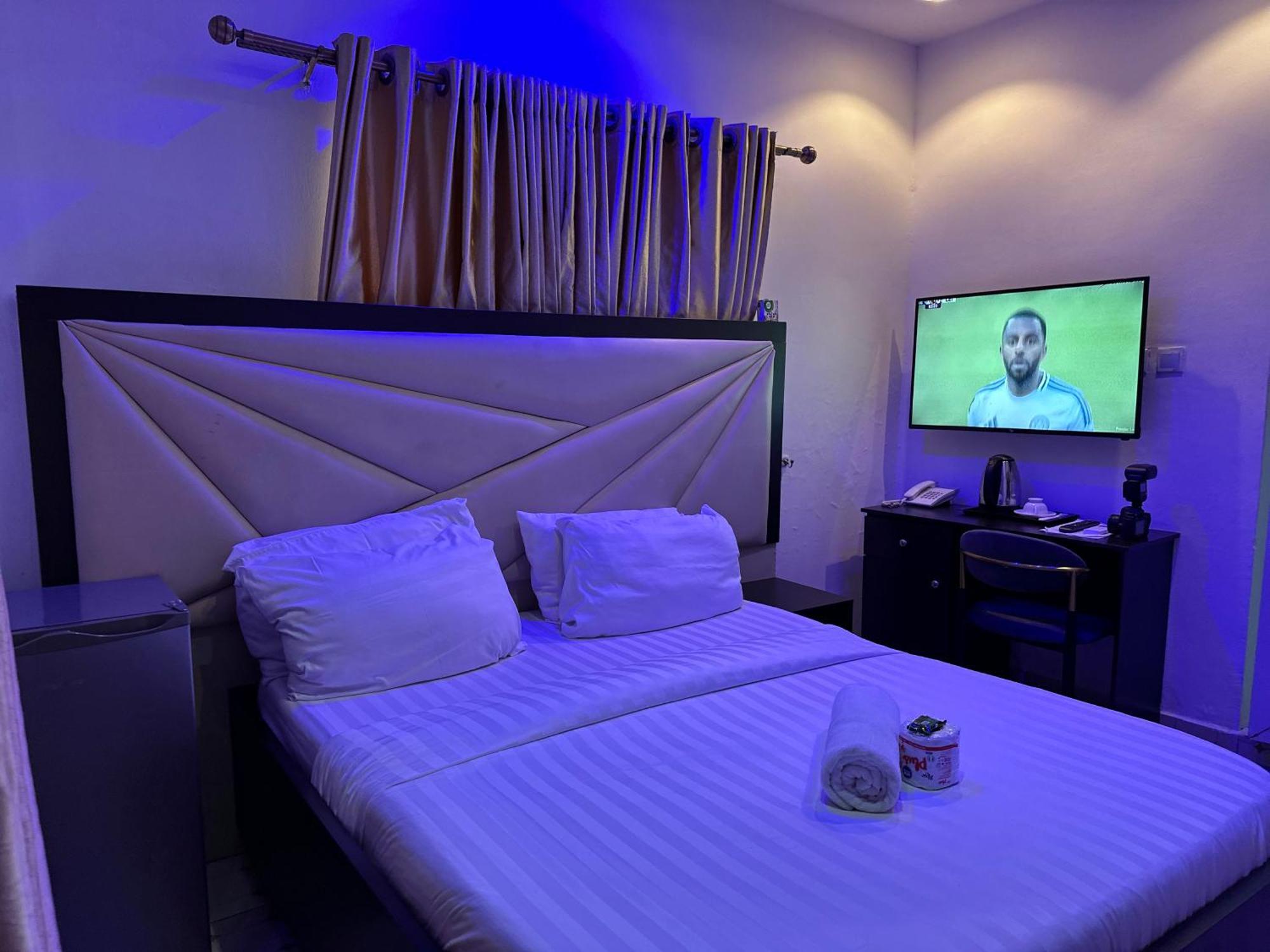 Vhs Vinchee Suites ลากอส ภายนอก รูปภาพ